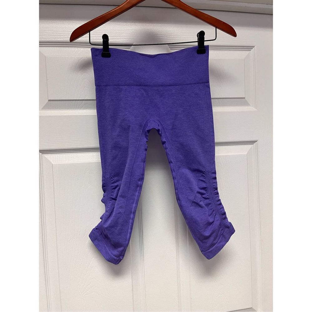 Lululemon In The Flow Crop II Leggings sz 4 EUC